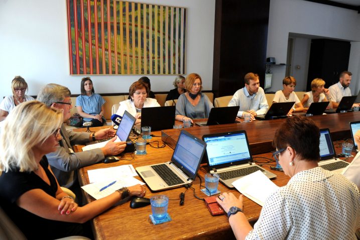 Gradonačelnikov kolegij – zadovoljstvo izvršenjem gradskoga budžeta u prvih šest mjeseci ove godine / snimio M. GRACIN