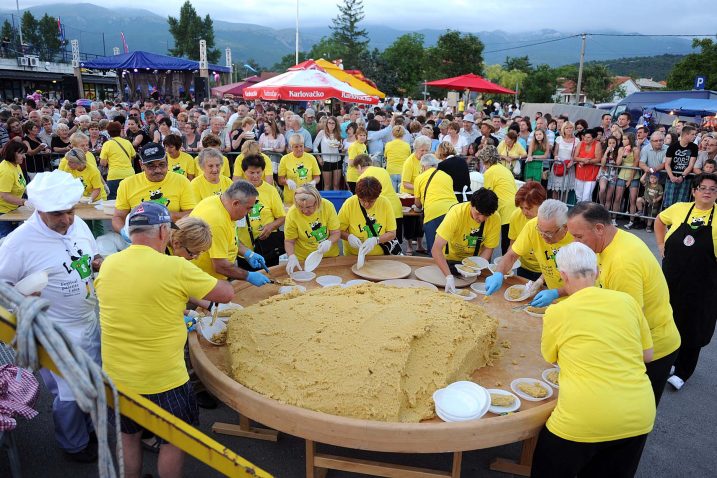 Festival palente i sira / Snimio Roni BRMALJ / NL arhiva