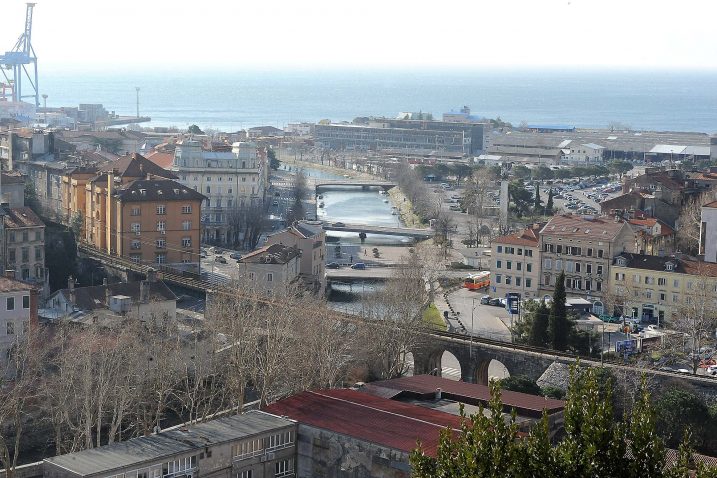 Mostovi na Rječini već sedam desetljeća spajaju Rijeku i Sušak / Foto Sergej DRECHSLER