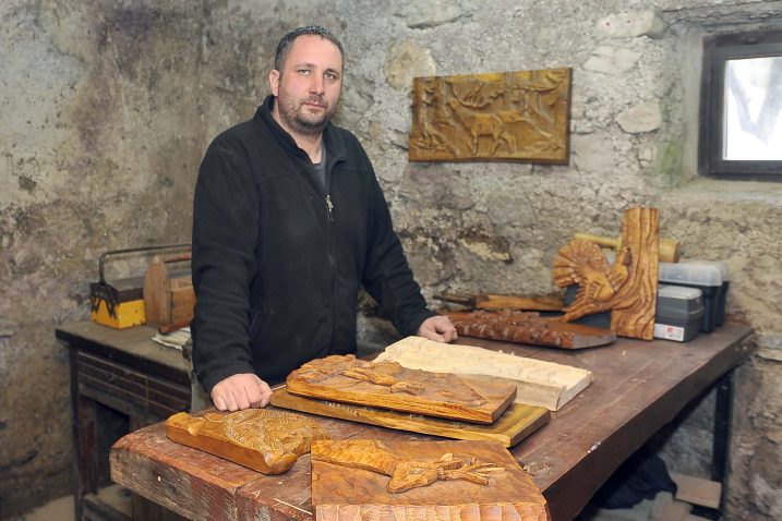 Najveći izazov bio mi je napraviti tetrijeba u drvu trešnje, radio sam i u hrastu, a lipa se pokazala najzahvalnijom – Andrej Grgurić / Foto Vedran KARUZA