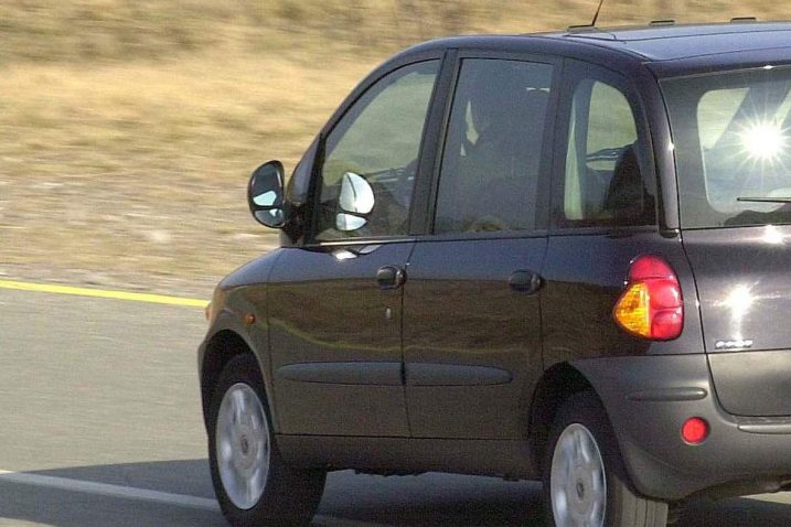 Na graničnom prijelazu Rupa  policajcima je bio sumnjiv prljavi auto / arhiva NL