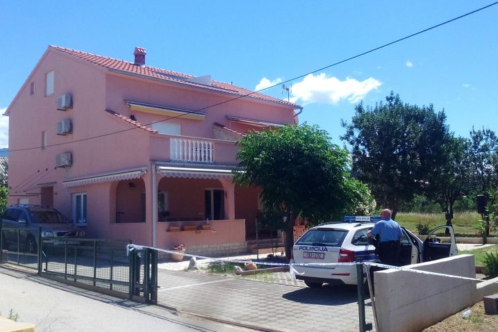 I jučer je policija osiguravala mjesto zločina / Foto Ante MATIJEVIĆ
