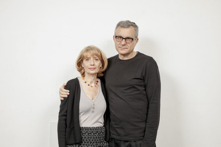 Danka Šošić i Žarko Vijatović, dvoje likovnih umjetnika  i kustosa  iz Zagreba u zadnjih desetak godina priredili  su niz zapaženih  izložbi  hrvatskih umjetnika u  europskim i svjetskim  metropolama  poput  Pariza, Londona, Torina,  New Yorka...