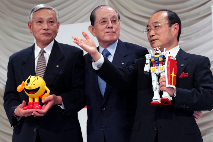 Masaya Nakamura (u sredini) stvorio je legendarnu igricu, Foto: REUTERS