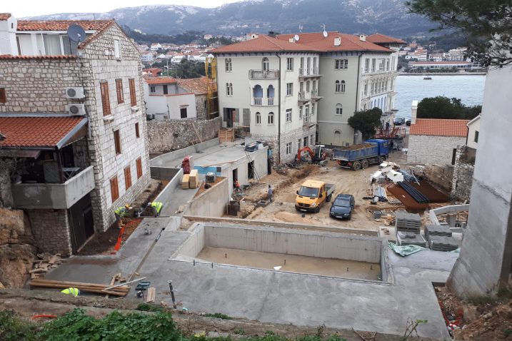 Veliki radovi na Hotelu Arbiana, smještenom na rivi, u najstarijem dijelu gradske jezgre / Foto Hotel Arbiana