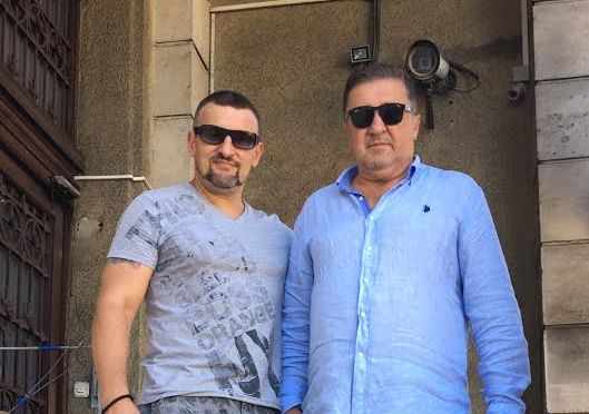 Zoran Popović sa svojim odvjetnikom Velimirom Došenom nakon izlaska iz riječkog zatvora u kolovozu 2016. godine  / snimio  F. VEŽNAVER