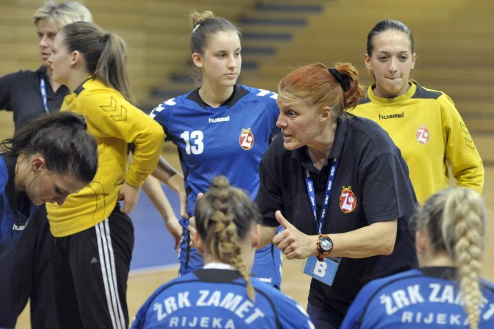 PREPUŠTENE SAME SEBI - Adrijana Prosenjak / snimio V. KARUZA