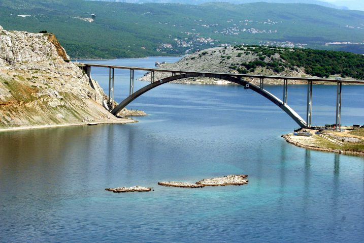 Najveći porast broja stanovnika bilježe otoci mostovima povezani s kopnom, poput Krka / snimio S. JEŽINA