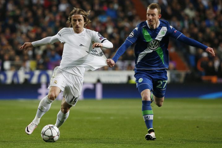 Luka Modrić brani čast hrvatskog nogometa / Foto Reuters