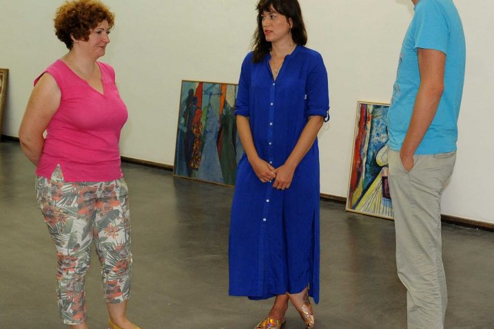 Vilma Bartolić, Dragana Jurišić koja večeras izlaže u Malom salonu i Ivo Matulić / Snimio Ivica TOMIĆ