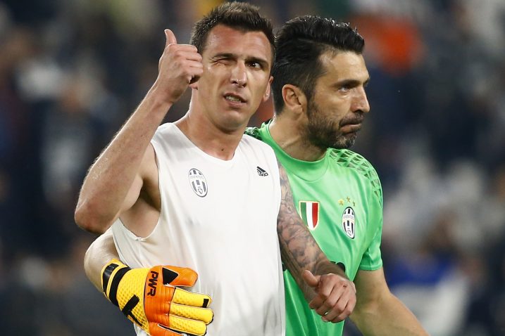 Mario Mandžukić i Gigi Buffonm, Foto: REUTERS