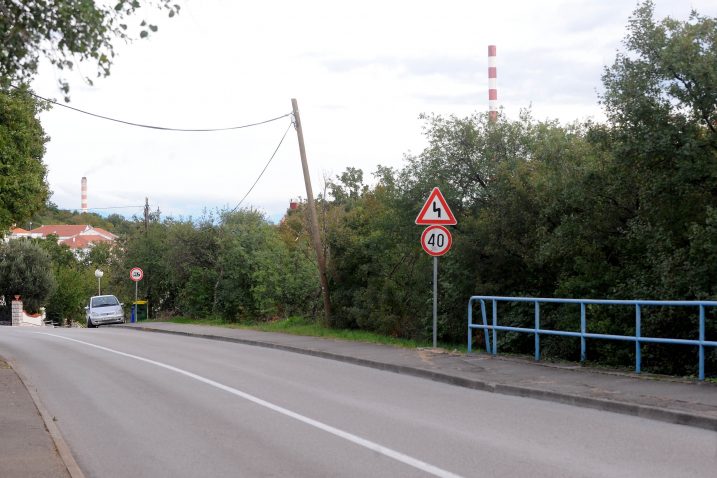 Lokacija za Dom za starije osobe na ulazu u kostrensko naselje Paveki / Snimio Damir ŠKOMRLJ