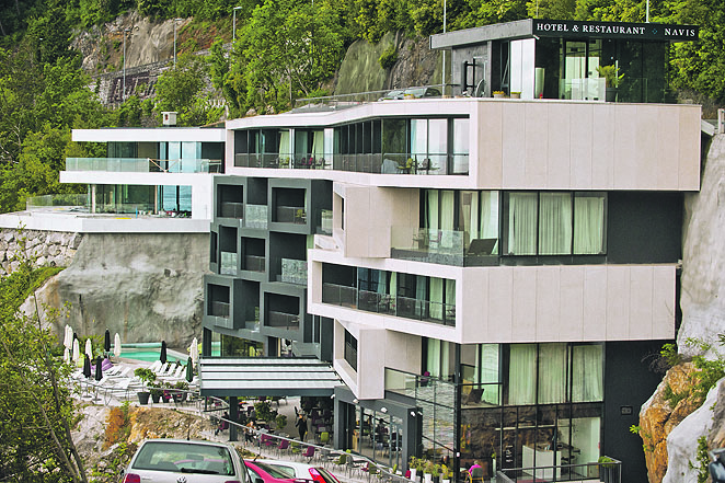 Hotel Navis, rad biroa Turato
