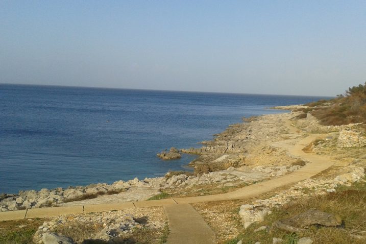U prvoj fazi trebali bi se urediti prilazi i sunčališta i na popularnoj plaži Zagazinjine / Foto Slađana VIGNJEVIĆ