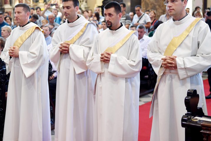 Kako je rekao provincijal Šutalo ređenje je održano u Rijeci zato što riječka salezijanska zajednica ove godine obilježava stoljeće svoga djelovanja u ovom gradu / Snimio Ivica TOMIĆ