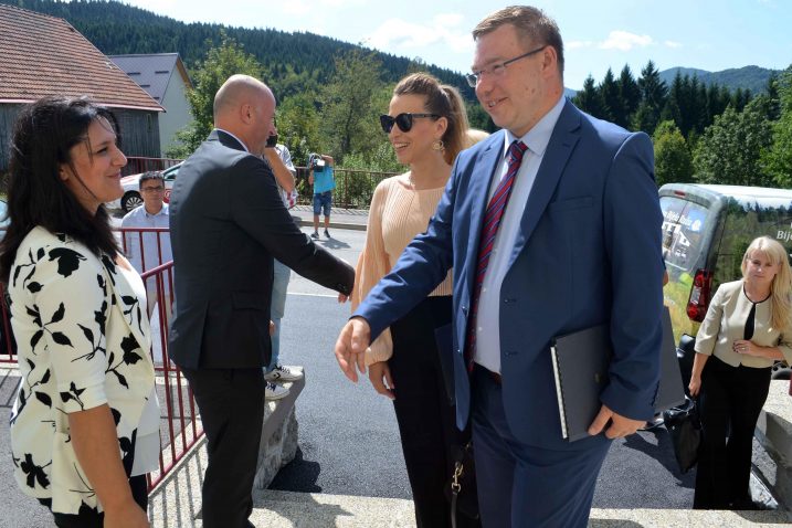 Sandra Crnković Jurković i Mišel Šćuka dočekali ministra Marka Pavića i državnu tajnicu Majdu Burić / Snimio Marinko KRMPOTIĆ