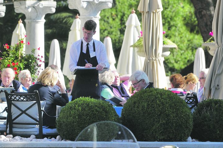 Turističke tvrtke stalno su u deficitu s radnom snagom, pogotovo ljeti / M. ANIČIĆ