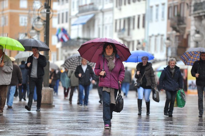 I  danas će u Rijeci padati kiša, a snijeg se očekuje u Gorskom kotaru / Foto S. DRECHSLER