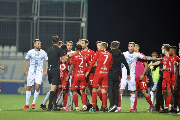 Posljednji susret Rijeke i Osijeka na Rujevici obilovao je visokim tenzijama/Foto Arhiva NL