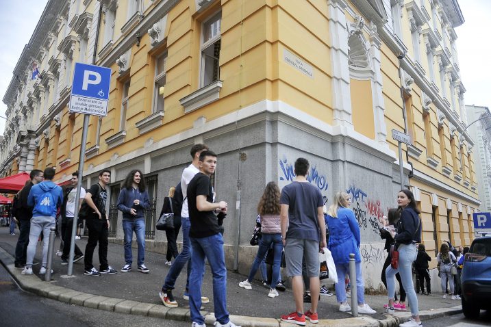 Prva riječka gimnazija i GAM / Snimio Roni BRMALJ