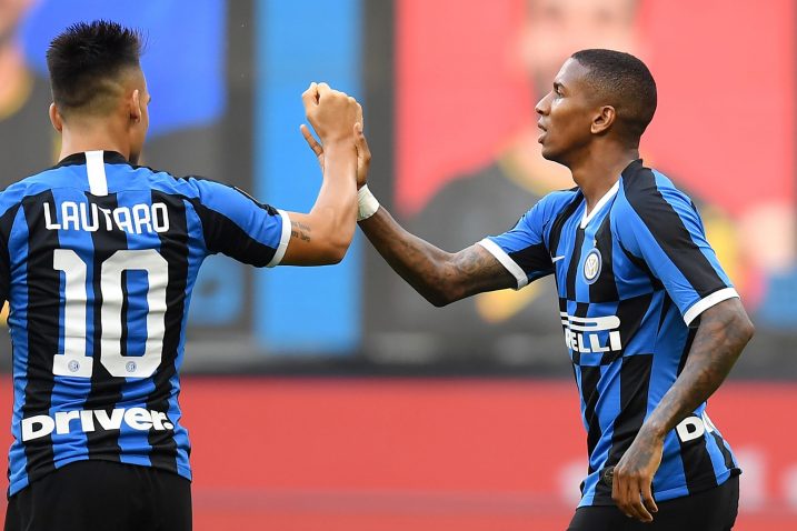 Ashley Young i Lautaro Martinez/Foto REUTERS