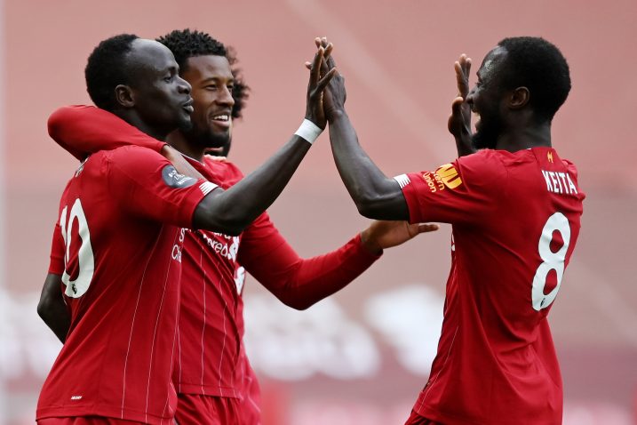 Sadio Mane radost postizanja pogotka podijelio je s Keitom i Wijnaldumom/Foto REUTERS