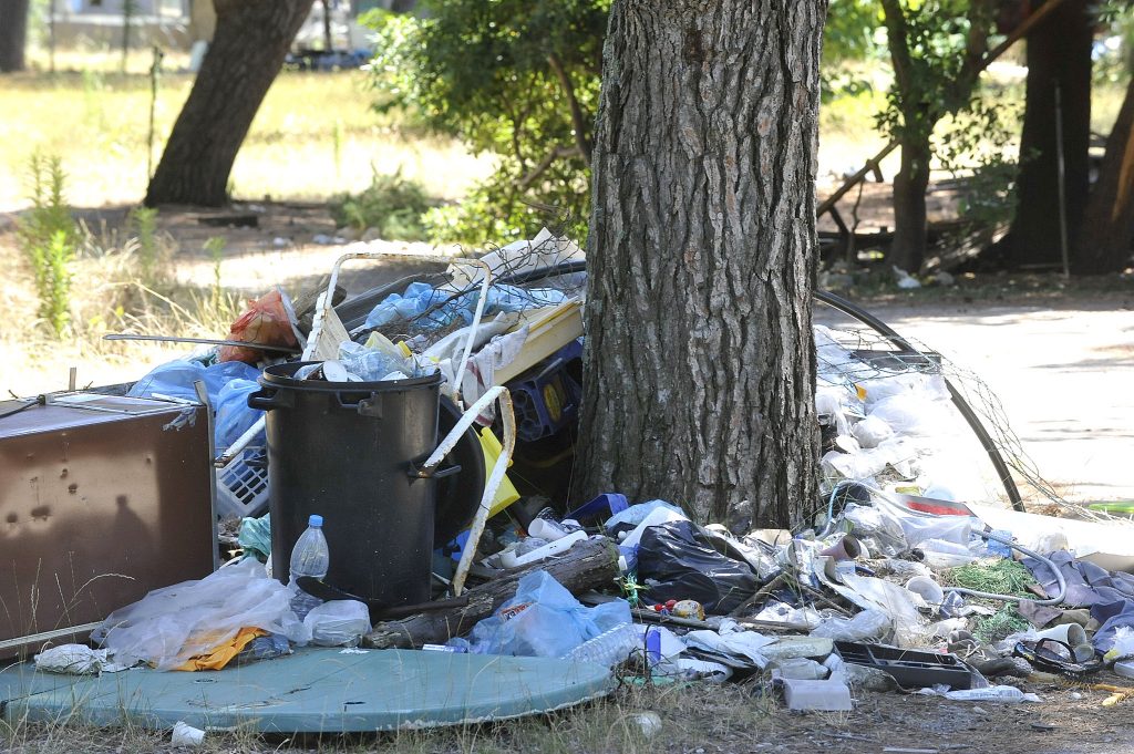 Smeća na Preluku na svakom koraku / Foto S. DRECHSLER