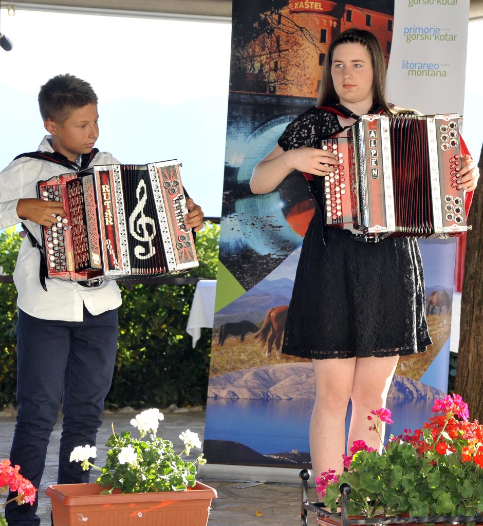  Nastupili su Dorian Rubeša i Ema Sušanj Foto: D. ŠKOMRLJ 