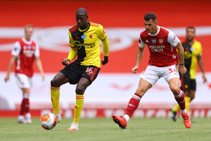 Abdoulaye Doucoure (Watford) i Granit Xhaka (Arsenal)/Foto REUTERS