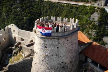 I u ratu i u miru ljubim te moja Hrvatska / sreenshot