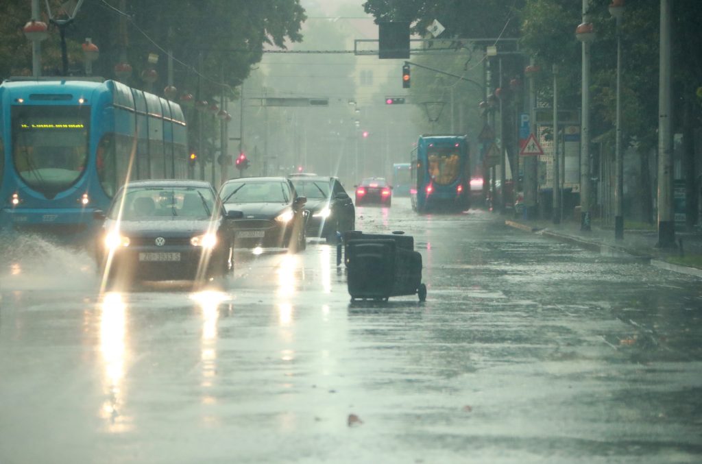 Nevrijeme u Zagrebu / Foto Sanjin Strukic/PIXSELL