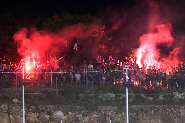 Armadina bakljada sa sjevera/V. KARUZA