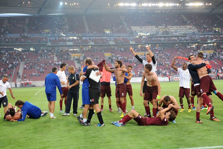 Ludilo na Mercedes Benz Areni nakon utakmice/Foto Arhiva NL