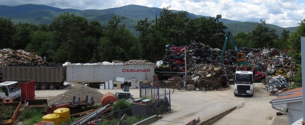 Tvrtka Sekundar usluge posluje već 20 godina na lokaciji u Permanima / Foto M. KIRIGIN