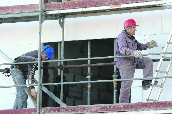 Građani sredstva najčešće žele uložiti u postavljanje toplinske izolacije i zamjenu stolarije / Foto S. DRECHSLER