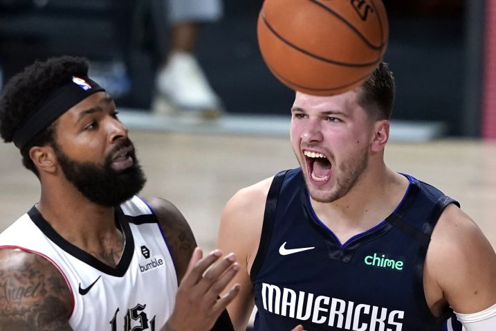 Marcus Morris i Luka Dončić/Foto REUTERS