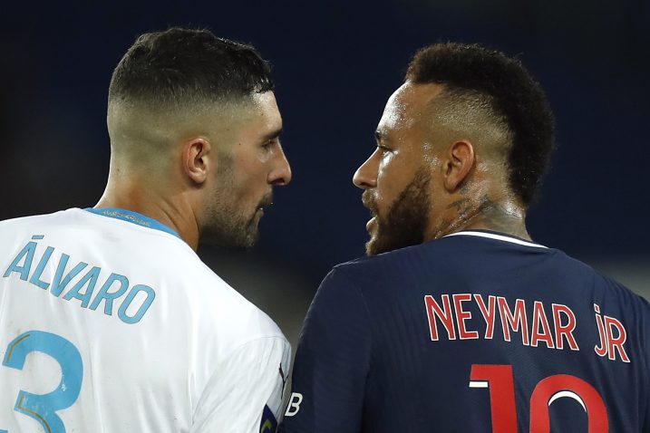 Alvaro Gonzalez i Neymar/Foto REUTERS
