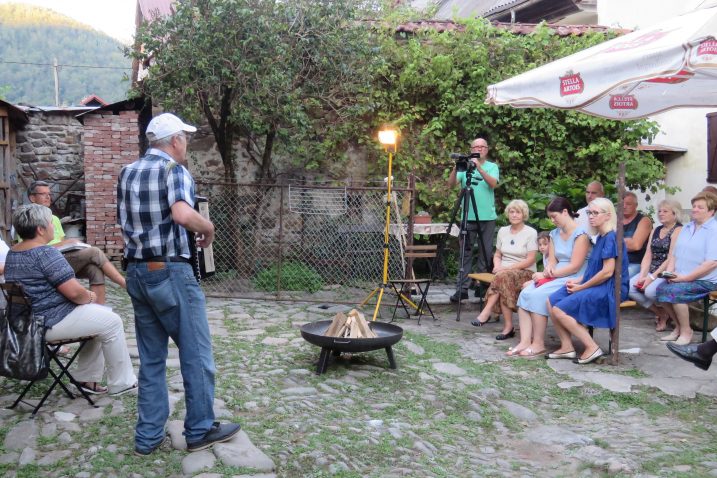 Plešce su se pokazale kao odlično mjesto za predstavljanje knjiga o čabarskoj tradiciji / I. JANEŠ