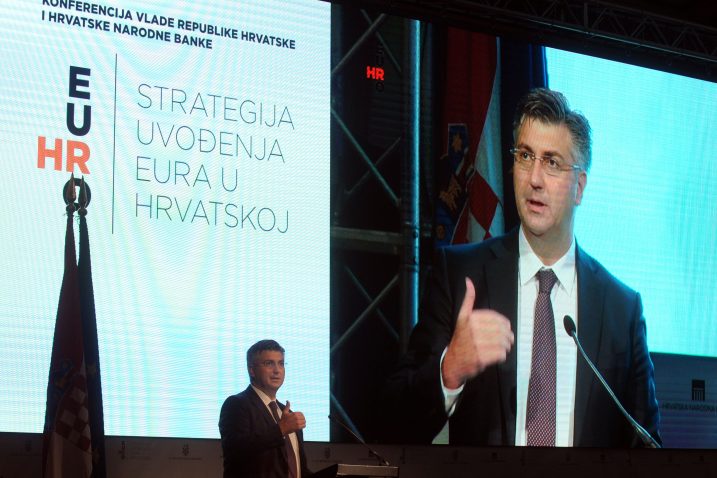 Andrej Plenković pokušao je uvjeriti naciju kako će uvođenjem eura Hrvatska postati "dio najužeg kruga članica naprednijih integracija EU" / Foto Darko JELINEK