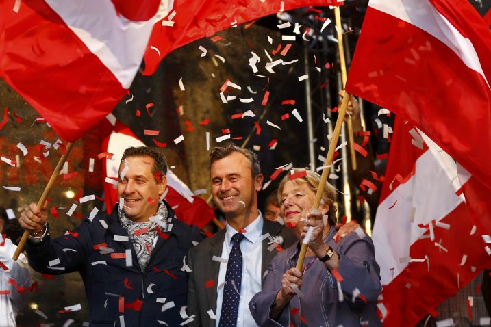 Norbert Hofer (u sredini) sa stranačkim čelnicima na skupu podrške ultradesničarima / Foto Reuters