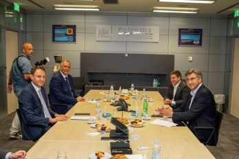 Predstavnici Vlade nedavno su se susreli s predstavnicima BAT-a / Foto: Srecko Niketic/PIXSELL