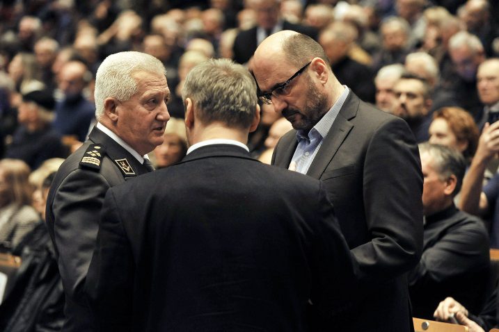 Premijer i predsjednik HDZ-a prikazao se u »Lisinskom« u liku najmanje četvorice svojih najbližih suradnika i zamjenika / Foto Davor KOVAČEVIĆ