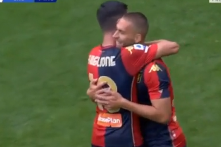 Marko Pjaca u zagrljaju suigrača nakon pogotka/Foto screenshot
