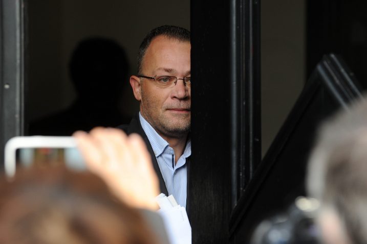 Dok se šetkao s omiljenom literaturom pod miškom, Zlatko Hasanbegović je uvijek slao neku poruku javnosti / Foto Davor KOVAČEVIĆ