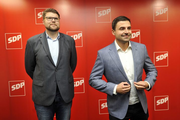 Peđa Grbin i Davor Bernardić / Foto: D. KOVAČEVIĆ