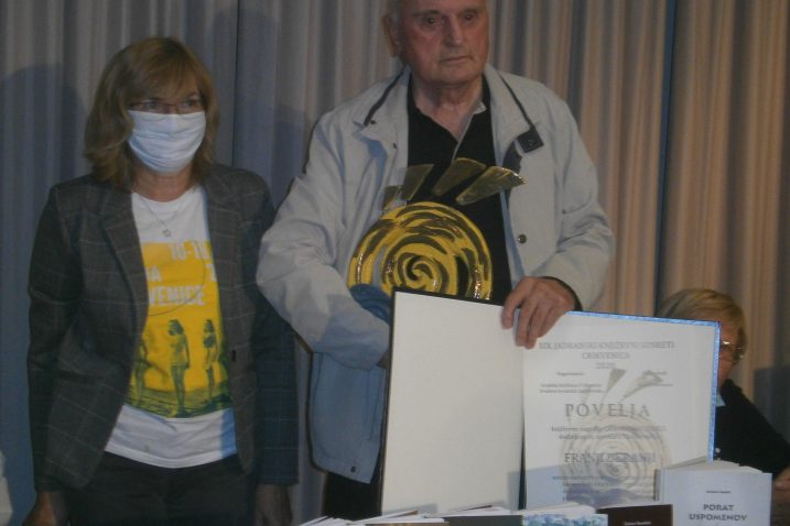 Jasminka Citković uručila je »Crikveničko sunce« ovogodišnjem laureatu Franji Deranji
