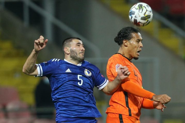 Virgil van Dijk i Sead Kolašinac/Foto REUTERS
