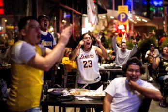 Slavlje navijača LA Lakersa/Foto REUTERS