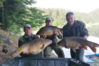 Pobjednička trojka – Alen Petelin, Valentino Čop zvan Poskok i Vanja Mihelčić – sa svojim ulovom / Foto D. PLEŠE