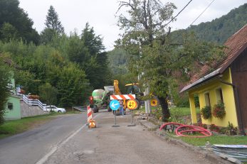 Na cesti prema Brodu na Kupi do daljnjeg će se promet odvijati usporeno / Foto M. KRMPOTIĆ